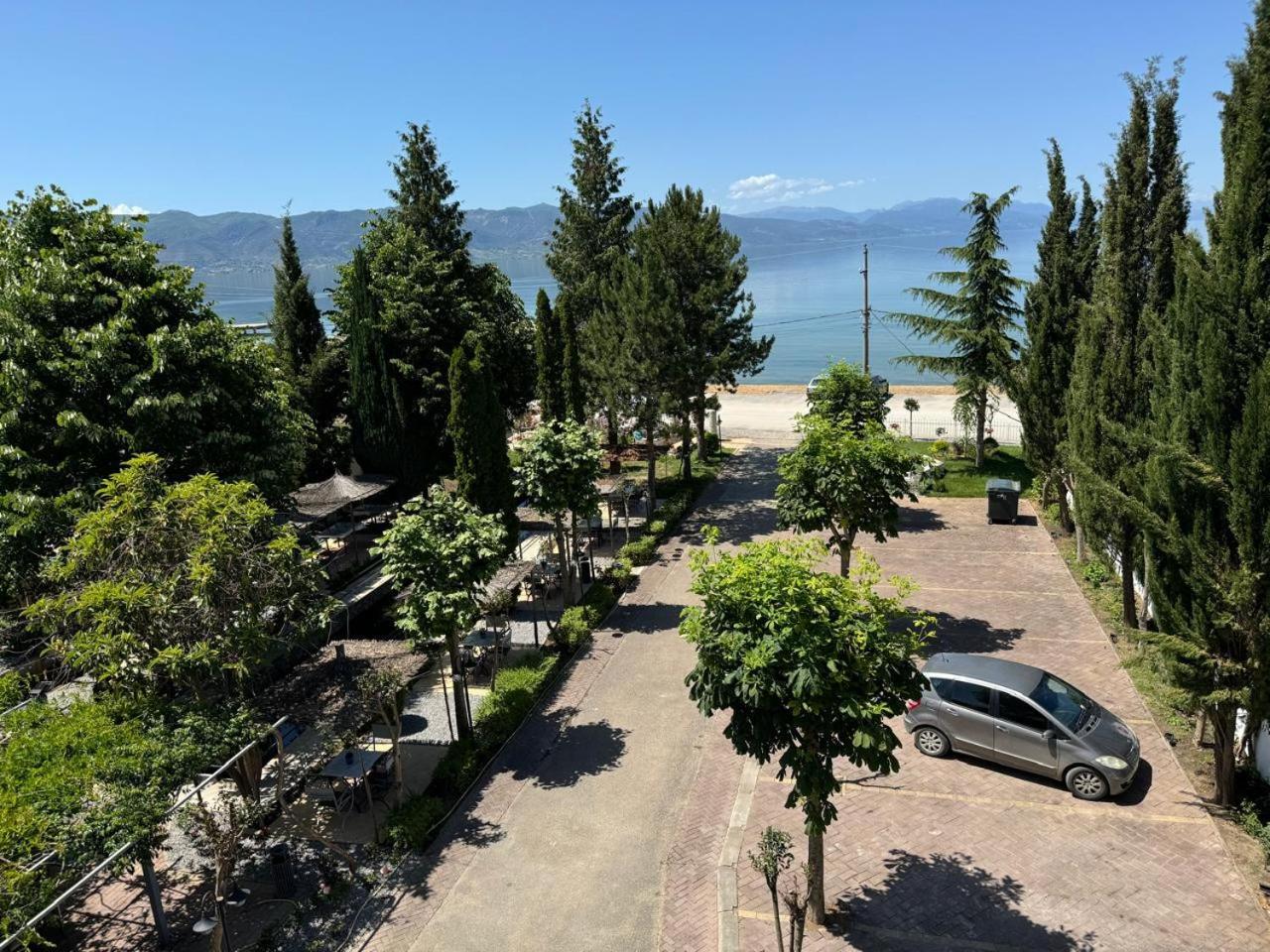 Sirena Hotel Tushemisht Exterior foto