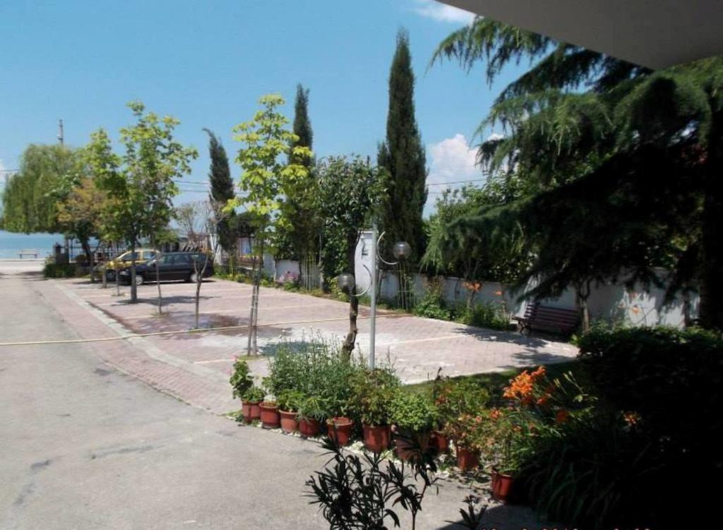 Sirena Hotel Tushemisht Exterior foto